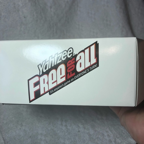 Yahtzee Free for All family dice game from Parker Brothers - Picture 9 of 10